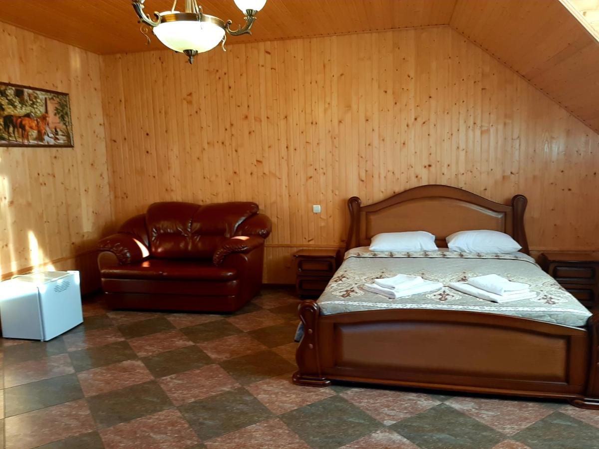Заміський Комплекс Grand Prix Hotel Tsyurupynsk Exterior foto