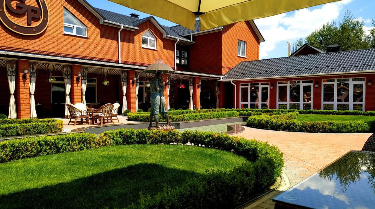 Заміський Комплекс Grand Prix Hotel Tsyurupynsk Exterior foto